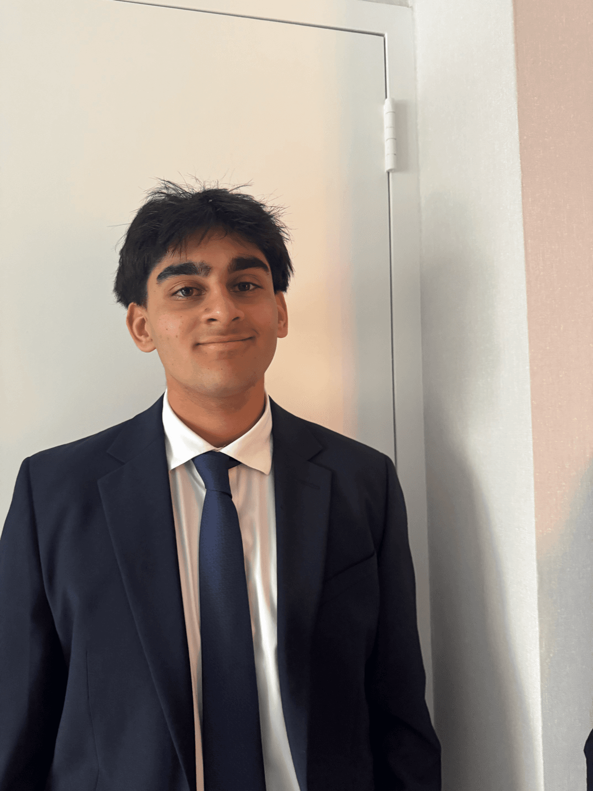 Shaan Guru headshot